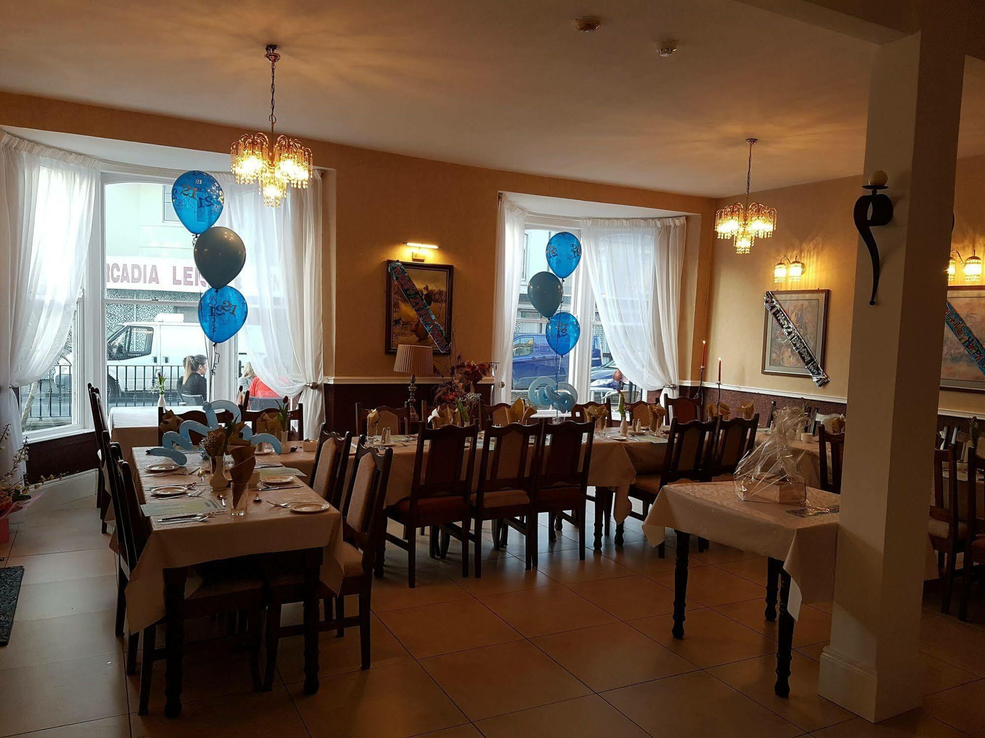 Myles Creek Hotel Kilkee Bagian luar foto